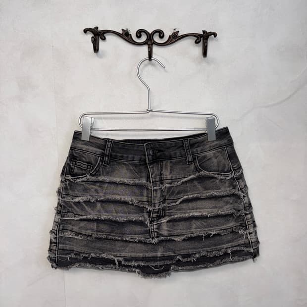 Washing black denim destroyed layered sk