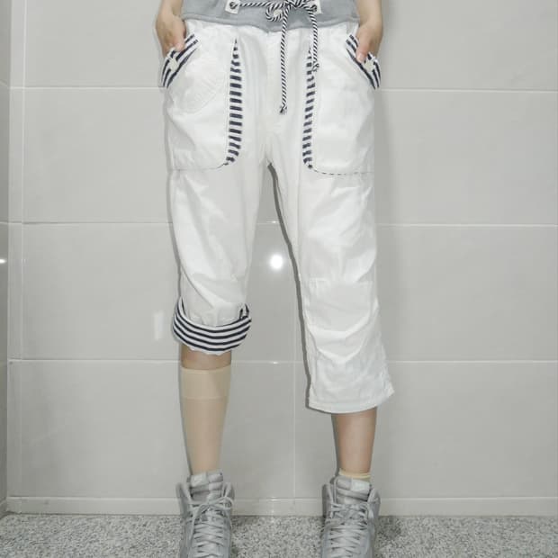Sprite Cargo Capri Pants