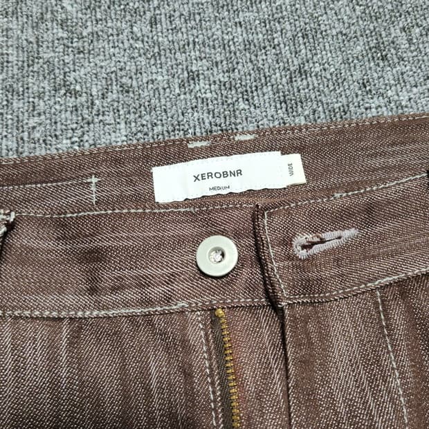 제로 데님 투턱 버티컬 팬츠 브라운