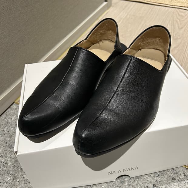 na a nana 로퍼