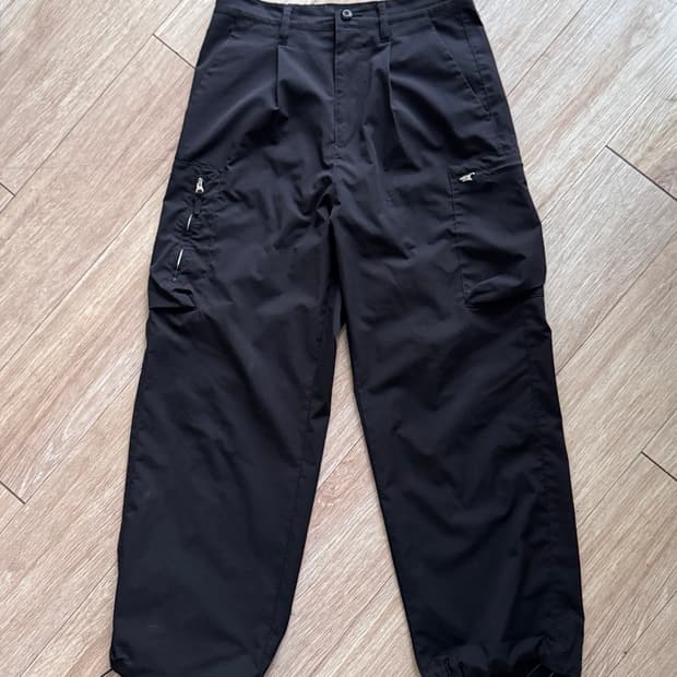 유나이티드 애로우즈 나일론 팬츠 블랙 / 30 