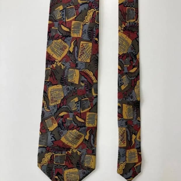 웅가로 넥타이