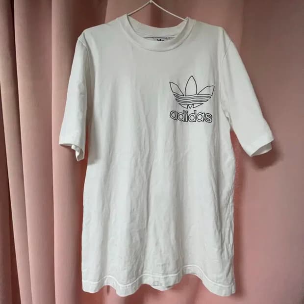 아디다스 정품 흰색 반팔티 M