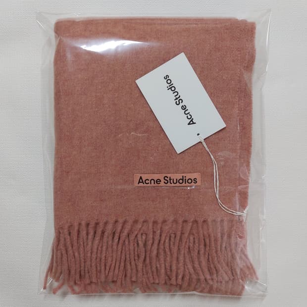 새상품) 아크네스튜디오 울 목도리 머플러 수지 목도리 아크네 스튜디오