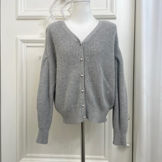 gray pearl button fox angora warm cardig