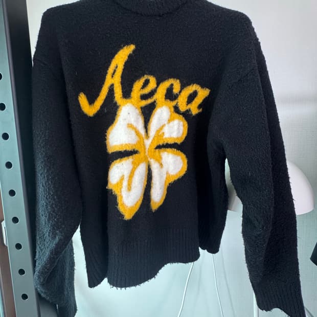 에이카화이트 니트