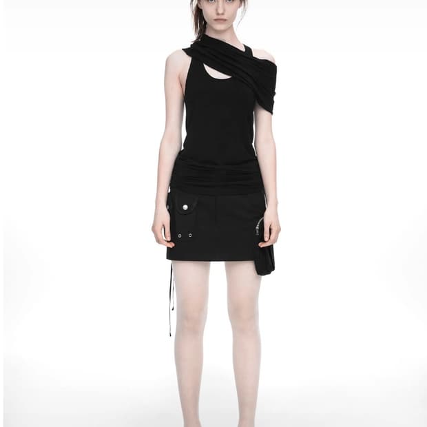 나체 shawl neck sleeveless black