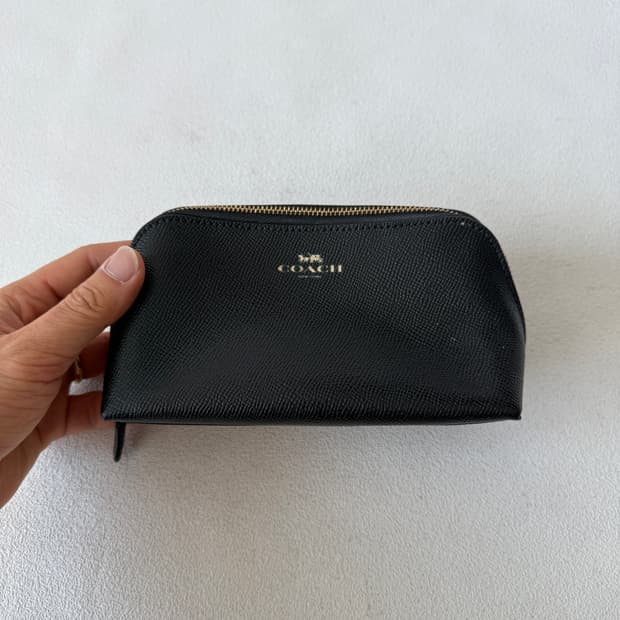 코치(Coach) 레더 파우치