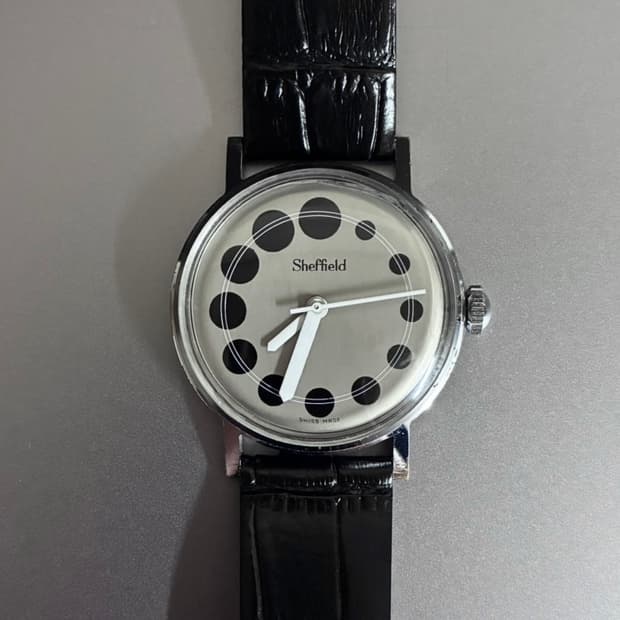 루나 도트(Lunar Dot) 혹은 문 다이얼(Moon Dial)