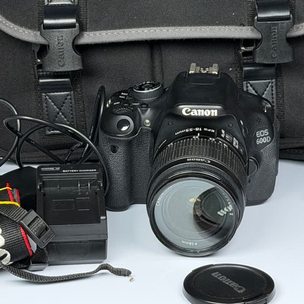 캐논 EOS 600D DSLR 카메라