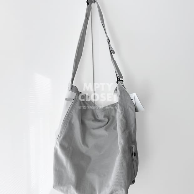 빈폴 LESS BAG2 라지 라이트 그레이