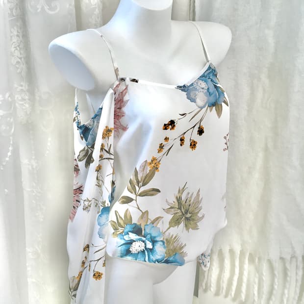 오리엔탈 플라워 새틴 오프숄더 롱슬리브 