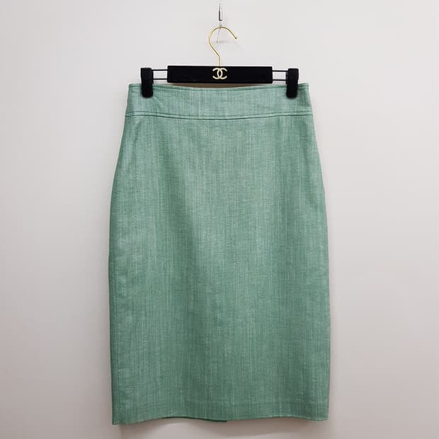 모조에스핀 2024 밑단 스릿 미디 스커트 M사이즈