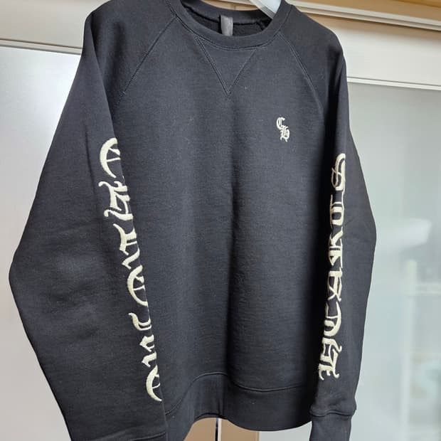 [L] 크롬하츠 자수 크루넥