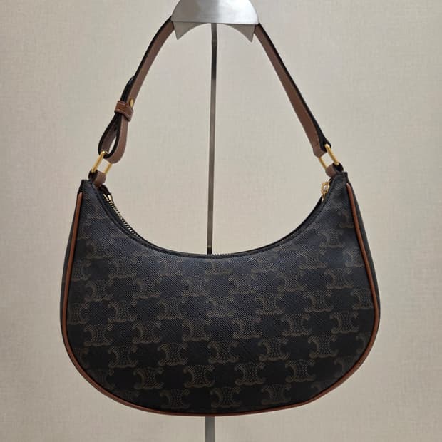 셀린느 트리옹프 아바백 미디움