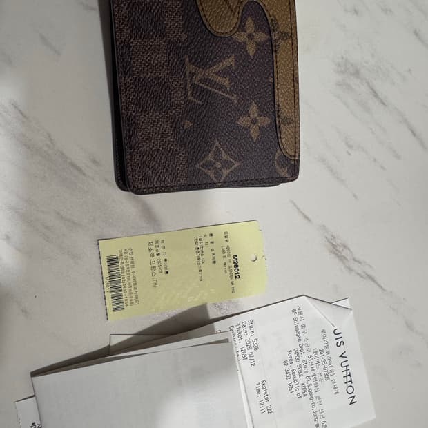 루이비통 반지갑##거의 새상품급 니고@퍼렐