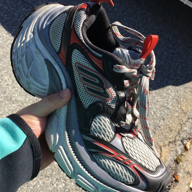 발렌시아가 10XL 그레이 레드