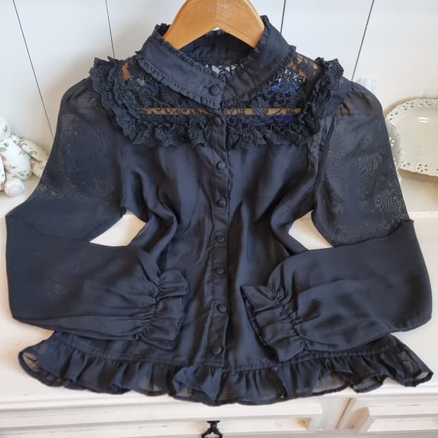 (Ank Rouge앙크루즈) 시스루 레이스 하이넥 블라우스