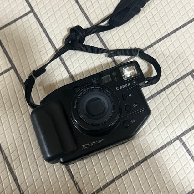 캐논 오토보이 줌 슈퍼 필름 카메라
