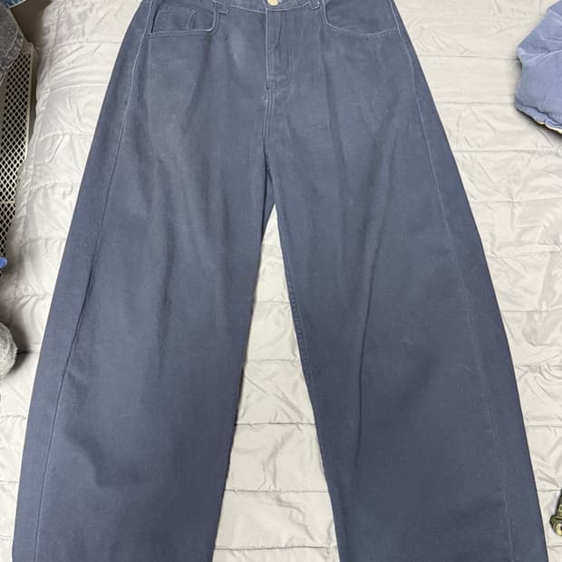 밀로 아카이브 리플렉트 커브드 팬츠 네이비