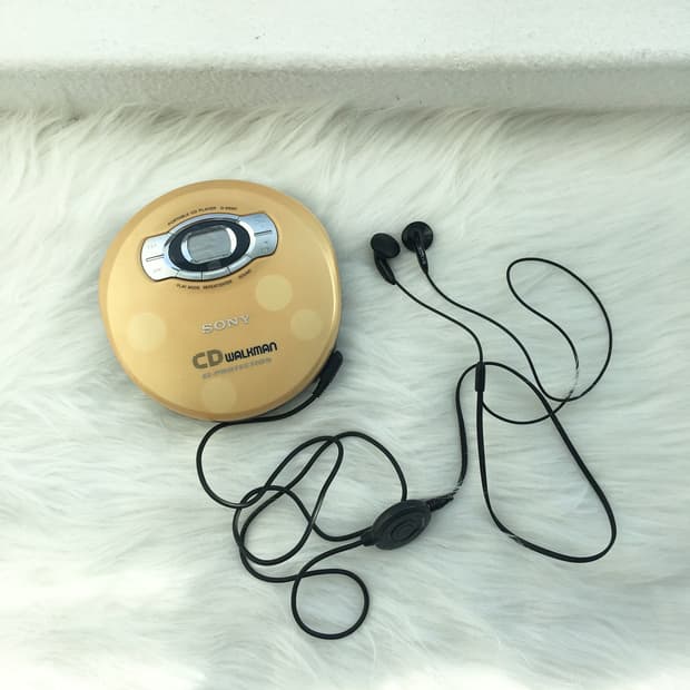 릴리슈슈의 모든 것 소니 워크맨 D-E660