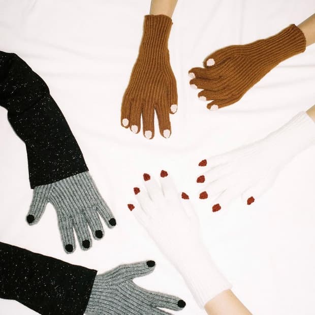 followlessbeautyXsinekostudio nailgloves