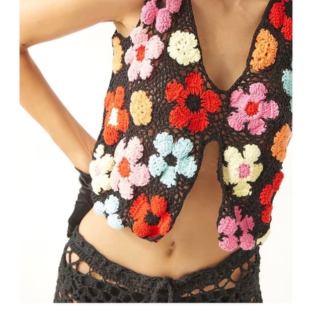 Tach clothing 크로셰탑 팔아요