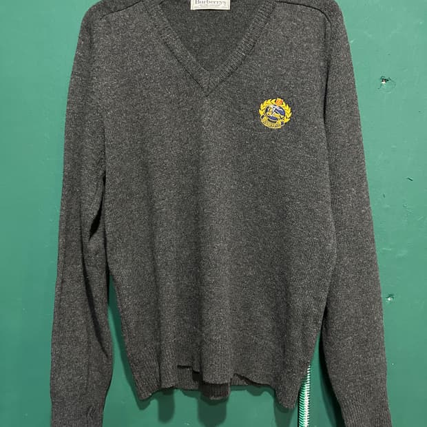 버버리 아카이브 기사로고 V넥니트100사이즈