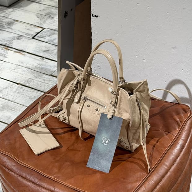 발렌시아가 아이보리 파피에르 a6 토트백