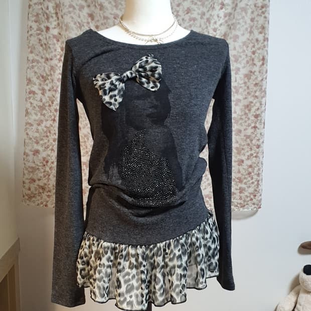 [갸루] 레오파드 리본 롱티 블라우스