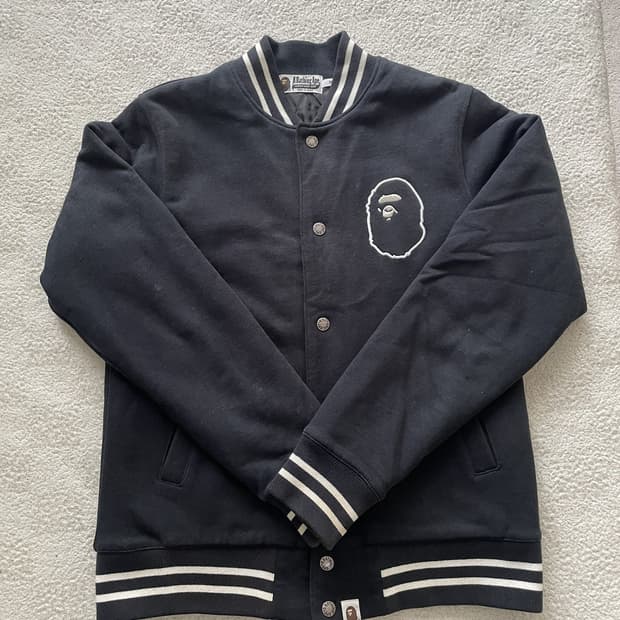 베이프 바시티 자켓 블랙