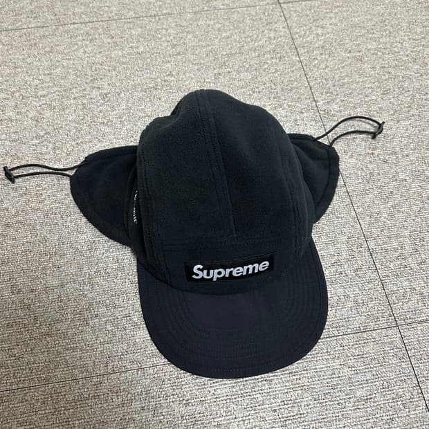 슈프림 폴라텍 이어플랩 캠프캡 블랙