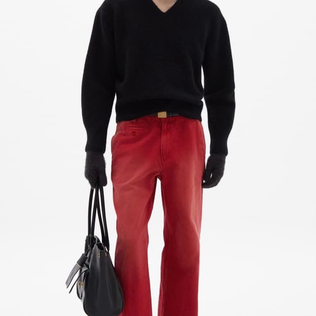 타일레 브이넥 니트