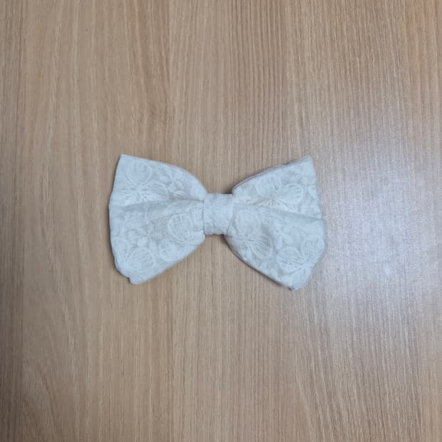 리즈리사 리본브로치 오프화이트칼라