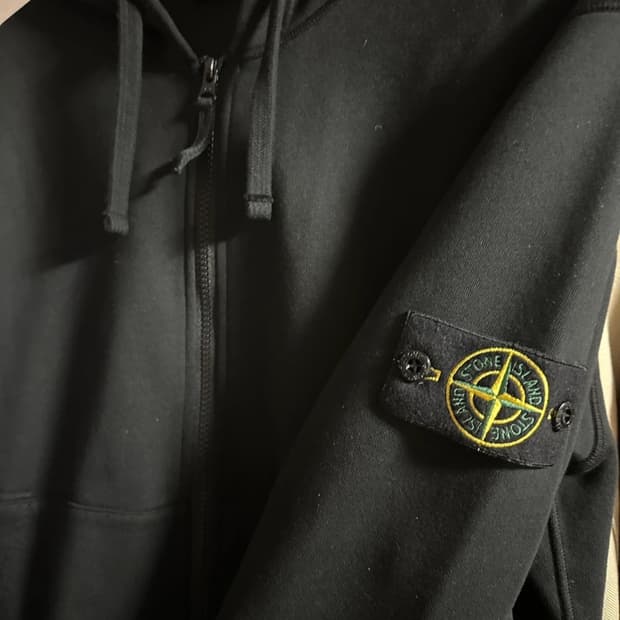 스톤아일랜드 후드집업 25ss L