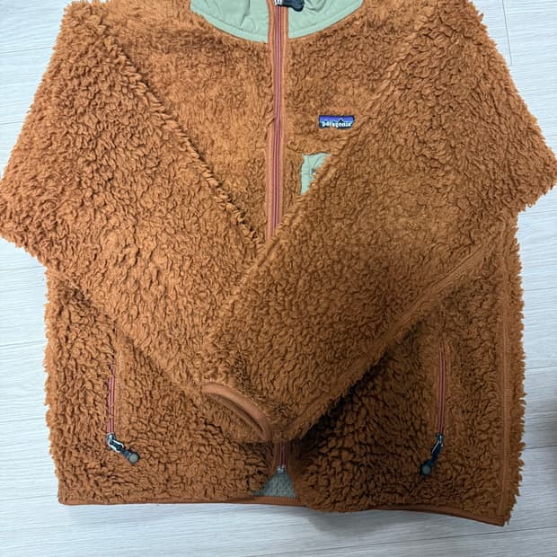 [M] 파타고니아 딥파일 브라운