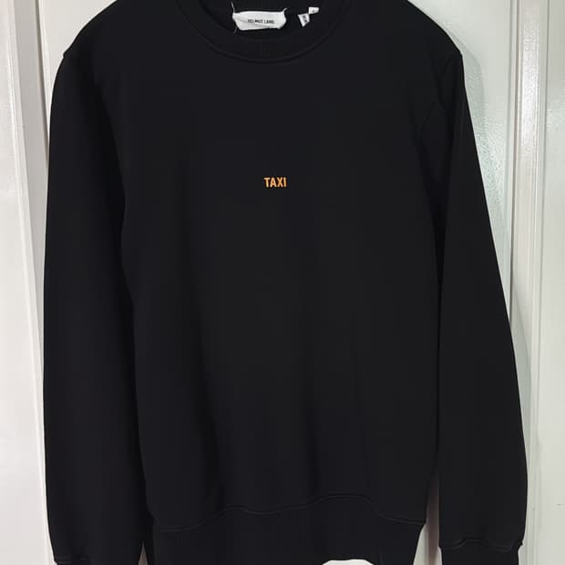 헬무트랭 택시로고 맨투맨