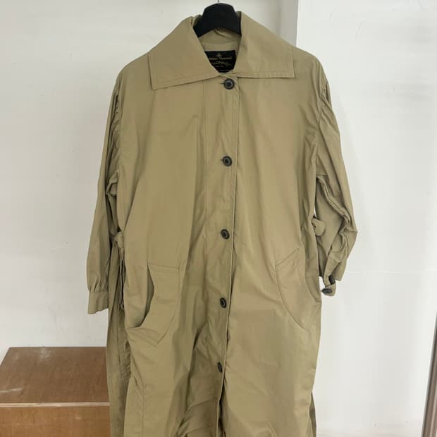 비비안 웨스트우드 카키 베이지 트렌치코트