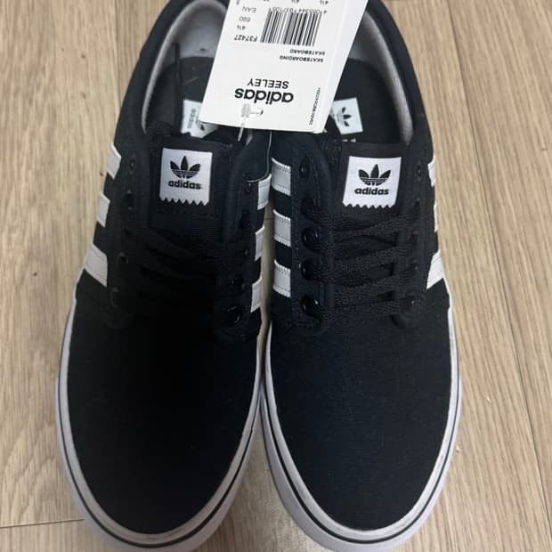 아디다스 Seely 스케이트보딩화 블랙 색상 230mm 새 제품