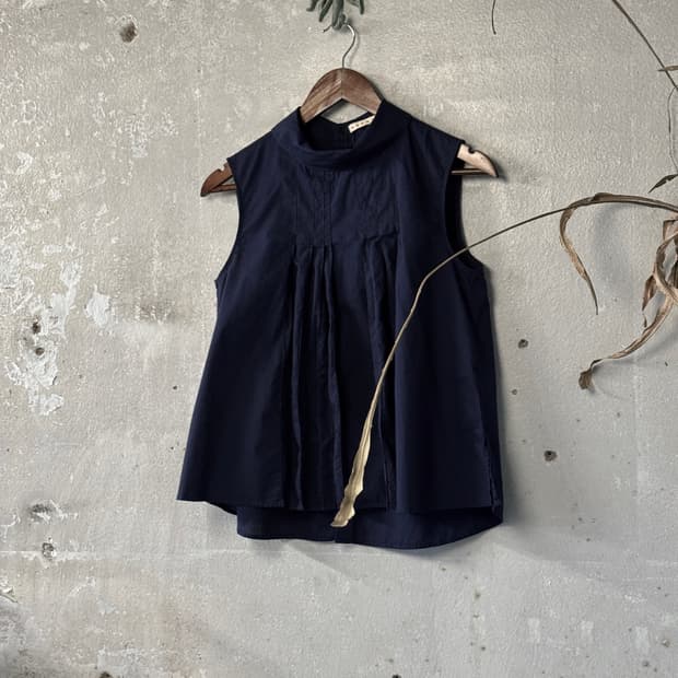 44-55) Uniqlo x MARNI Pleated Sleeveless