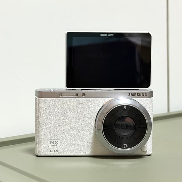 삼성 NX mini 미러리스 9mm 렌즈