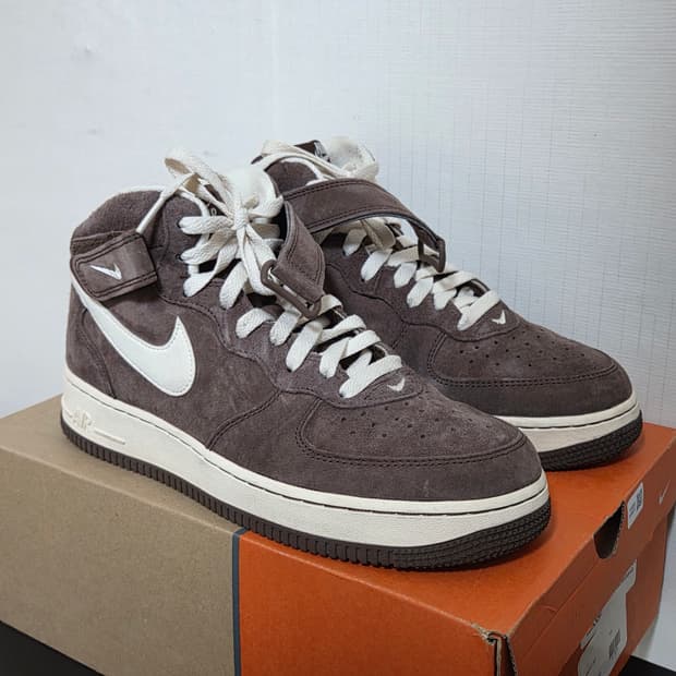 나이키 에어포스 미드 초콜릿