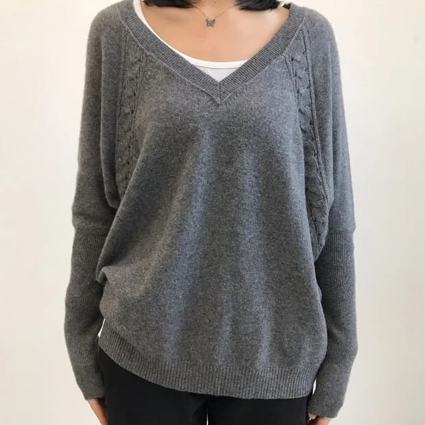 elvet Cashmere V-Neck Knit