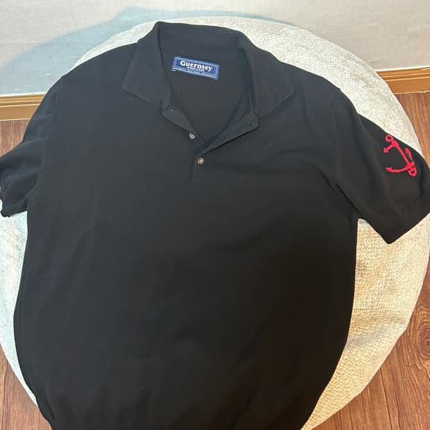 건지울른스 반팔니트