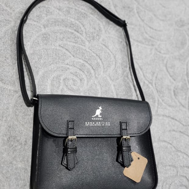 //캉골(KANGOL) 블랙 사첼 크로스백 