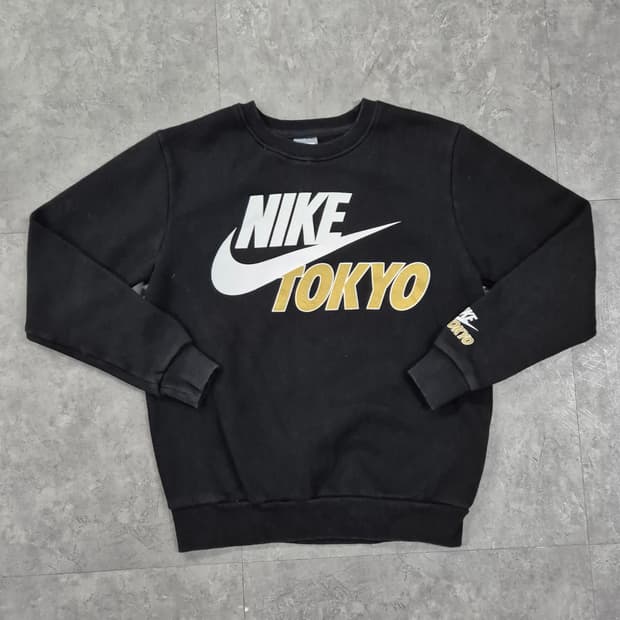 NIKE 맨투맨