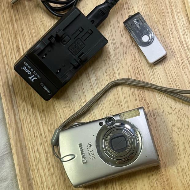 캐논 ixus 750 아일릿 원희 디카 canon 익서스 750