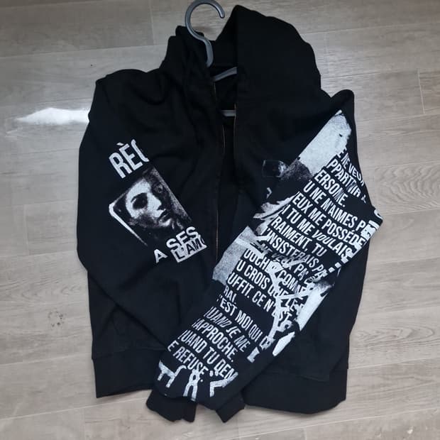 선데이오프클럽 오브젝트 오브 디자이어 후드집업
