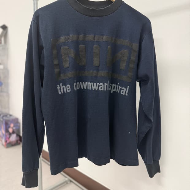 (L) 90s Nine Inch Nails Downward Spiral 