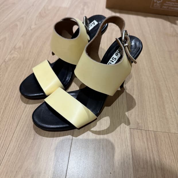 아크네 스튜디오 샌들 힐